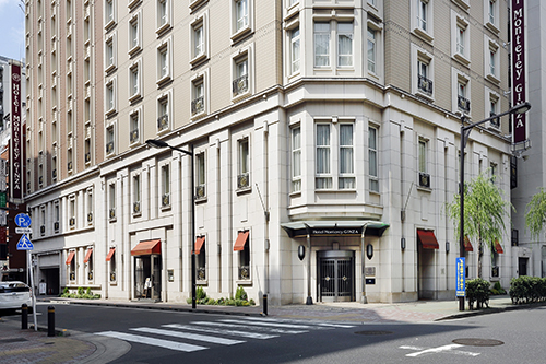 宿泊先は「ホテルモントレ銀座」。洋室タイプの部屋に泊まり、朝食も付く