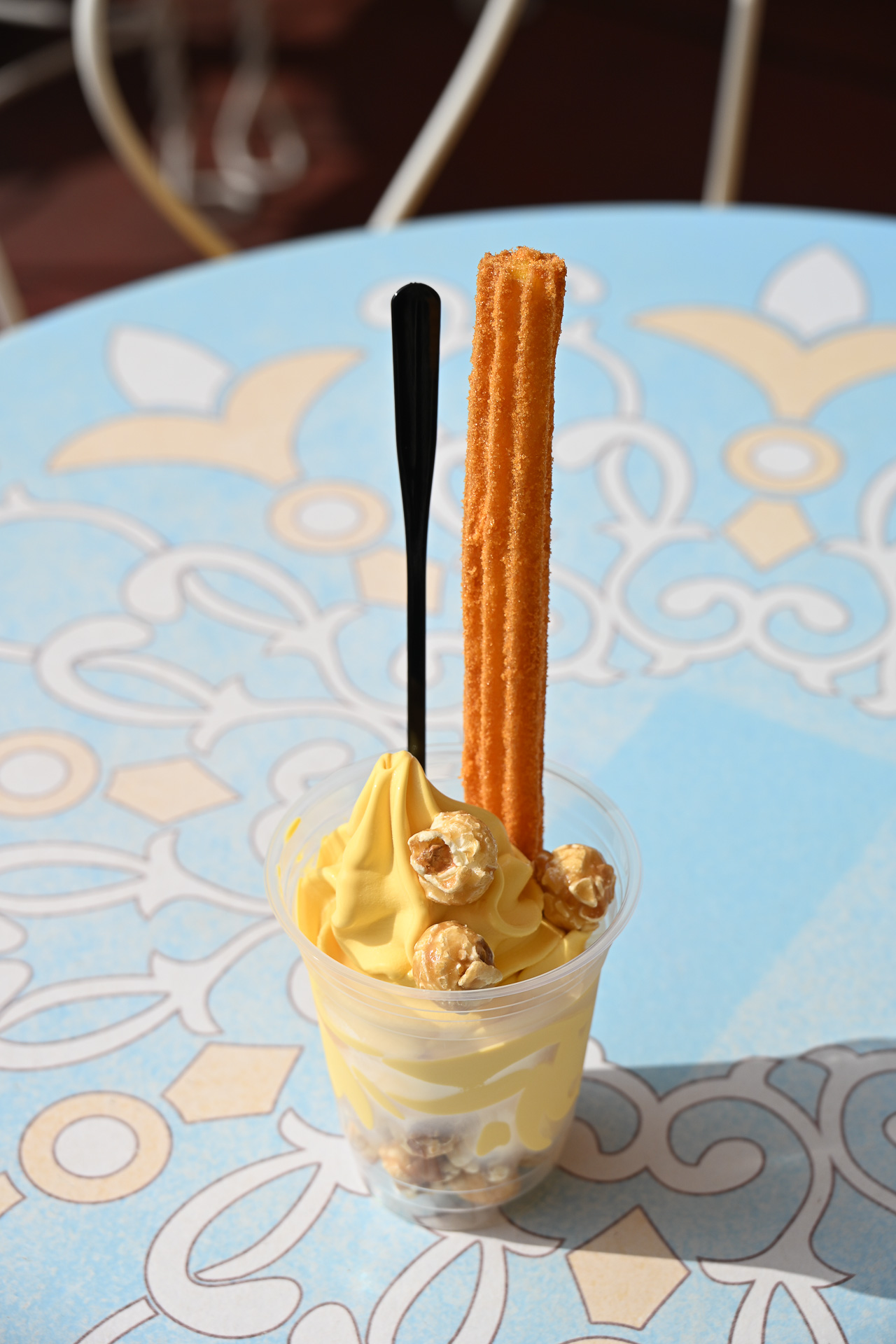 「パンプキンチュロス」はシュガーたっぷり。通常に購入すると1本600円なので、かなりお得