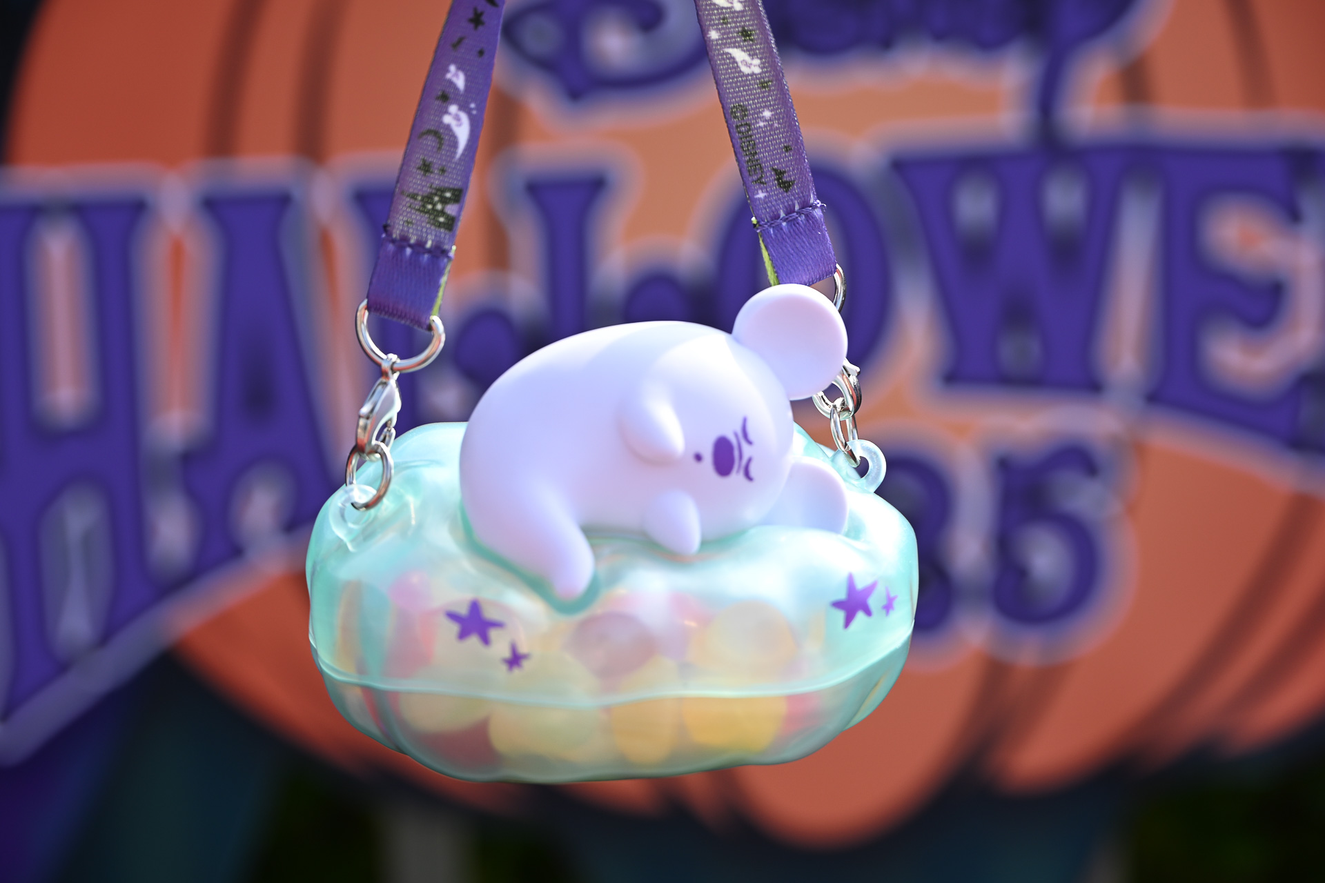 雲の上でスヤァ。半透明で中のグミのカラフルさもデザインの一部となる工夫がたまらない