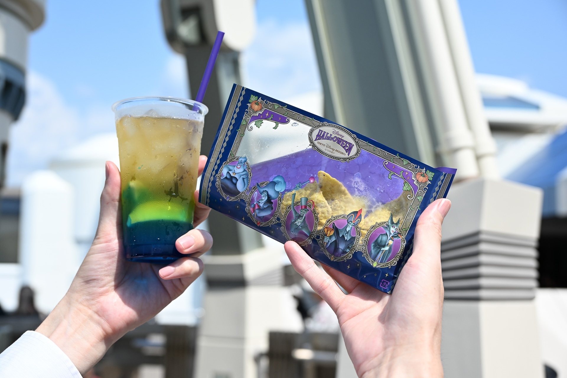 「ソフトランディング」では「トリック・オア・トリート！」の合言葉で、スナックがもらえる