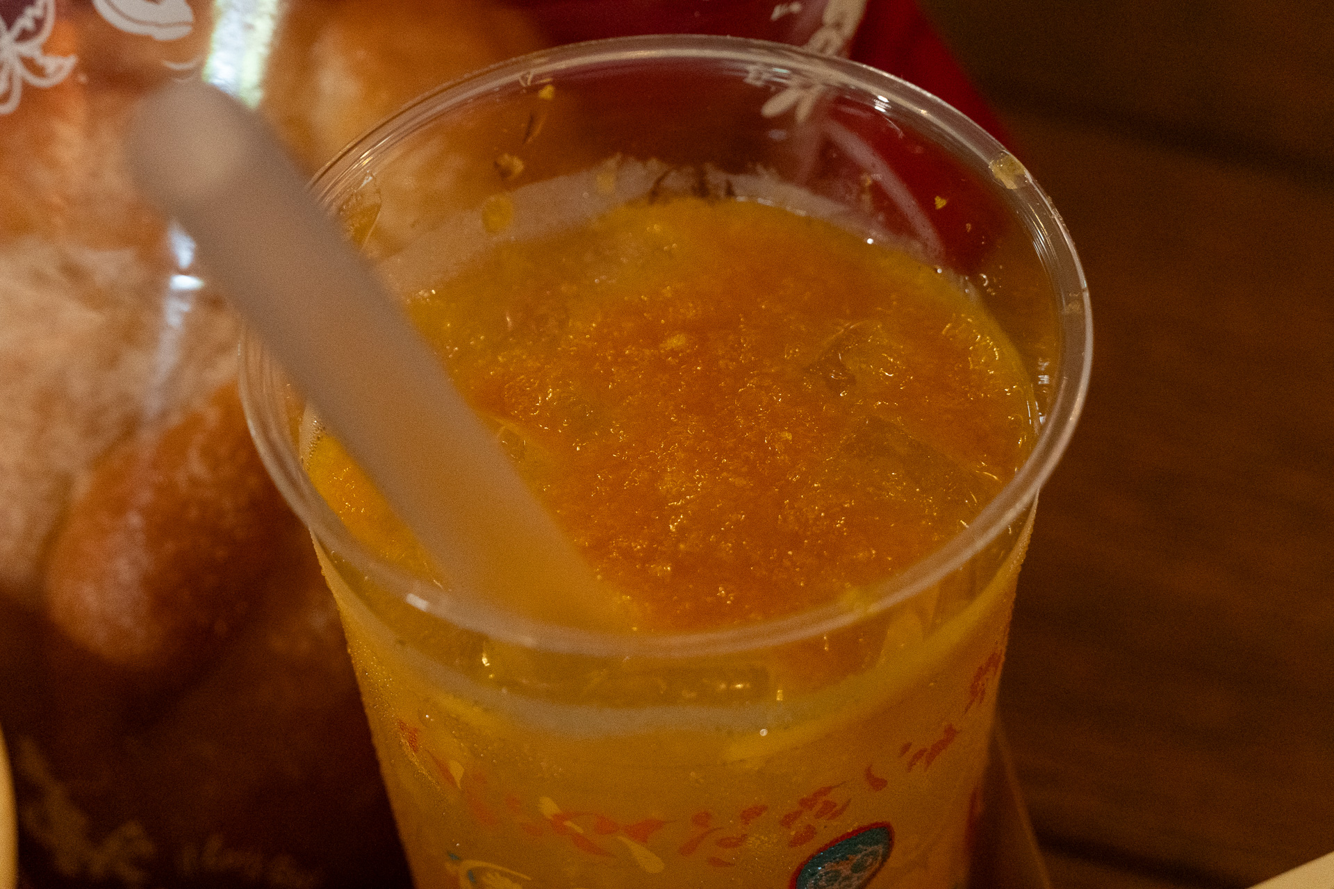 「『リメンバー・ミー』ドリンク（オレンジ＆マンダリンオレンジ）」（700円）