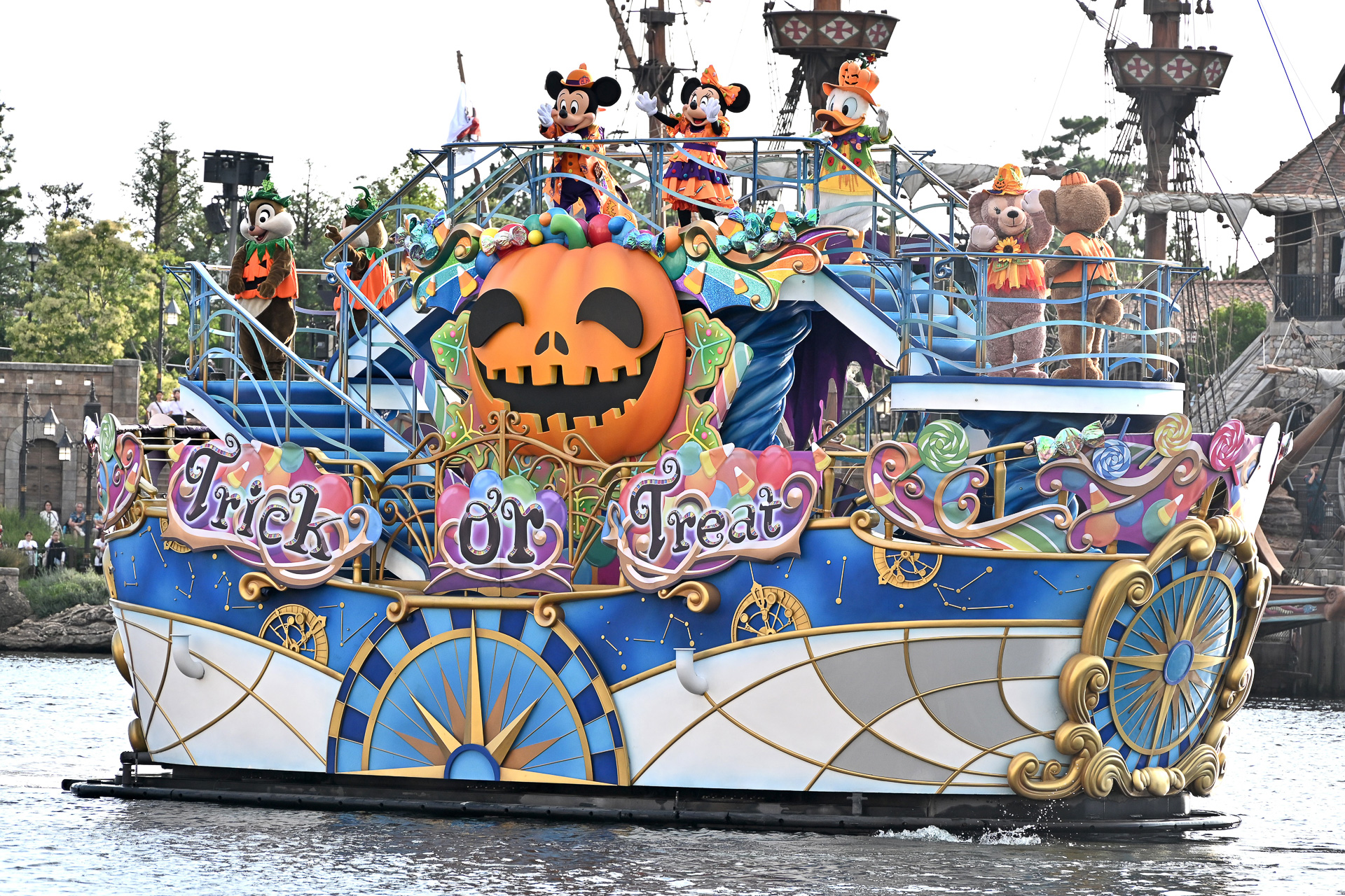 ”Trick or Treat”に掛けたダンスの2種のうちどちらかを選択。こちらはトリート