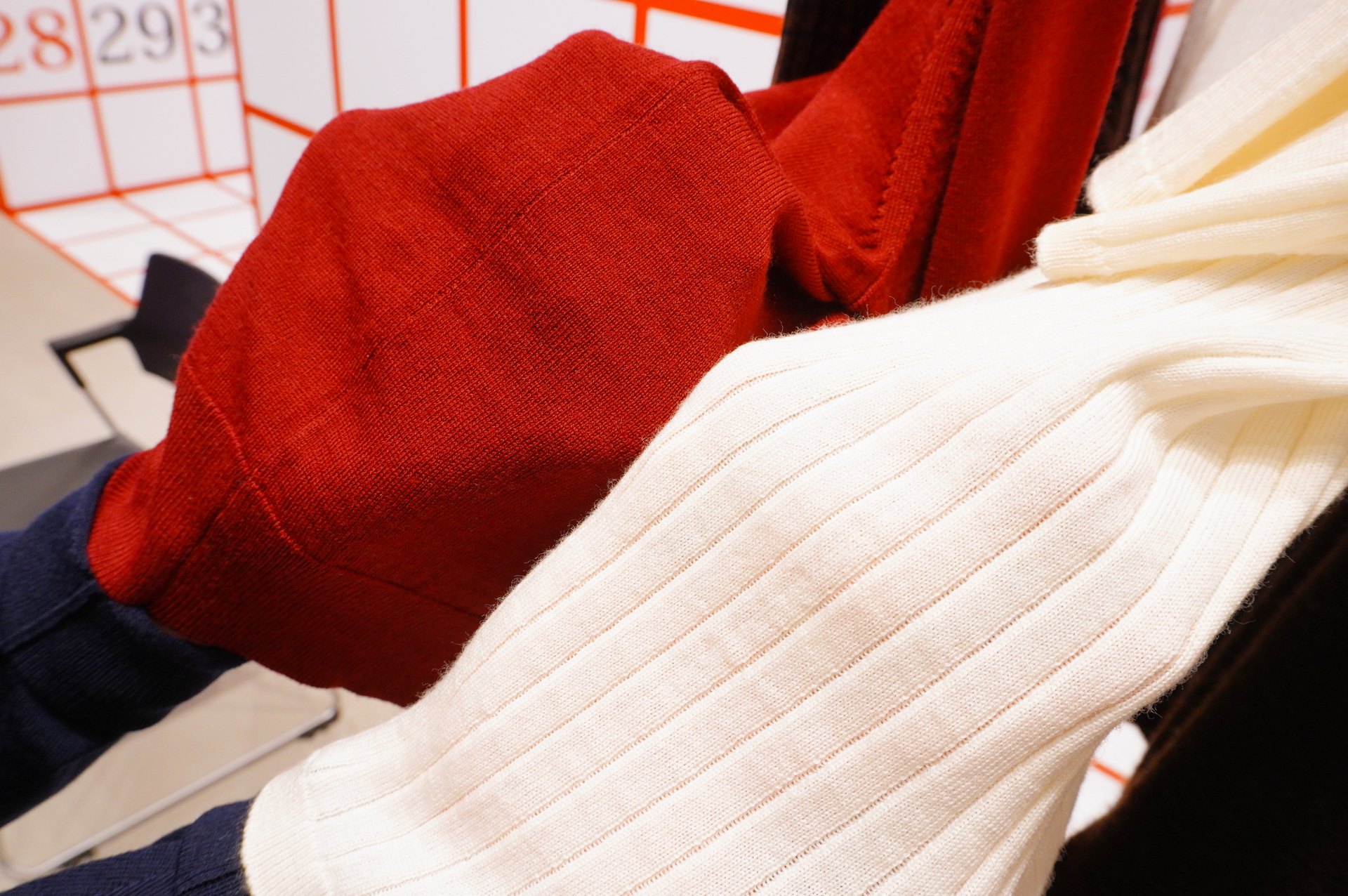 メリノウール100％を使ったメリノニットは、さらりと着られる素材感がポイント。縫い目のない「3Dニット」製法のメリノニットもある