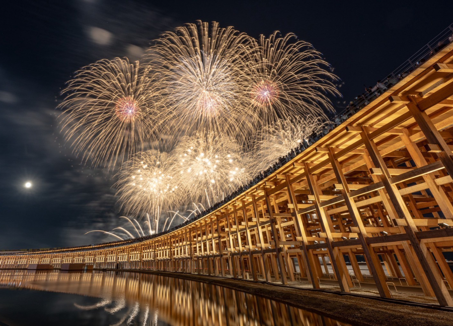 花火大会のイメージ