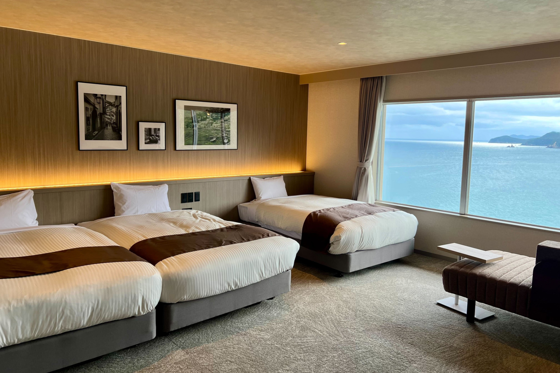 「スタンダードトリプル」（約50m<span class="em sup">2</span>、定員1～4名、内風呂あり）