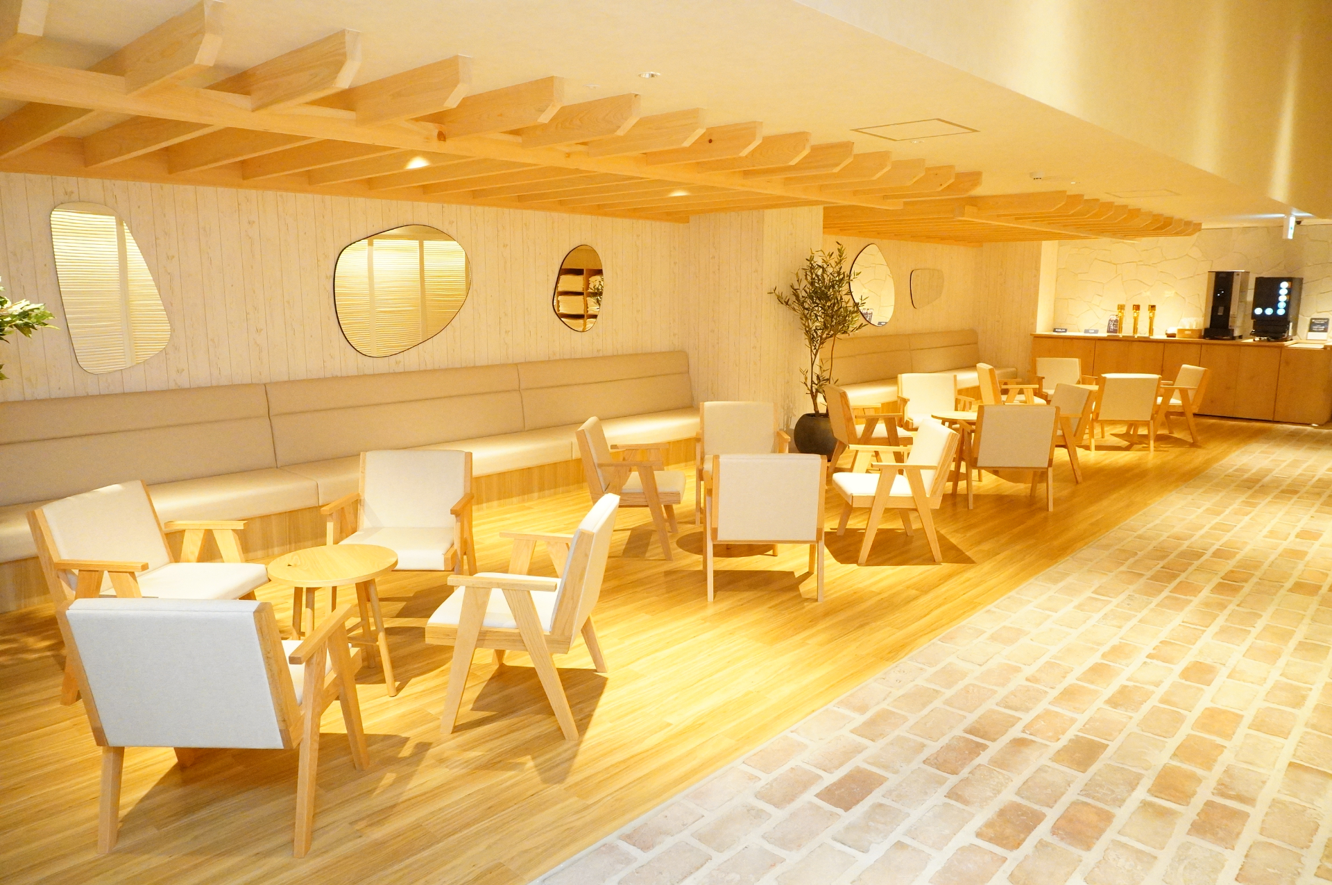 大浴場に併設の湯上りラウンジ