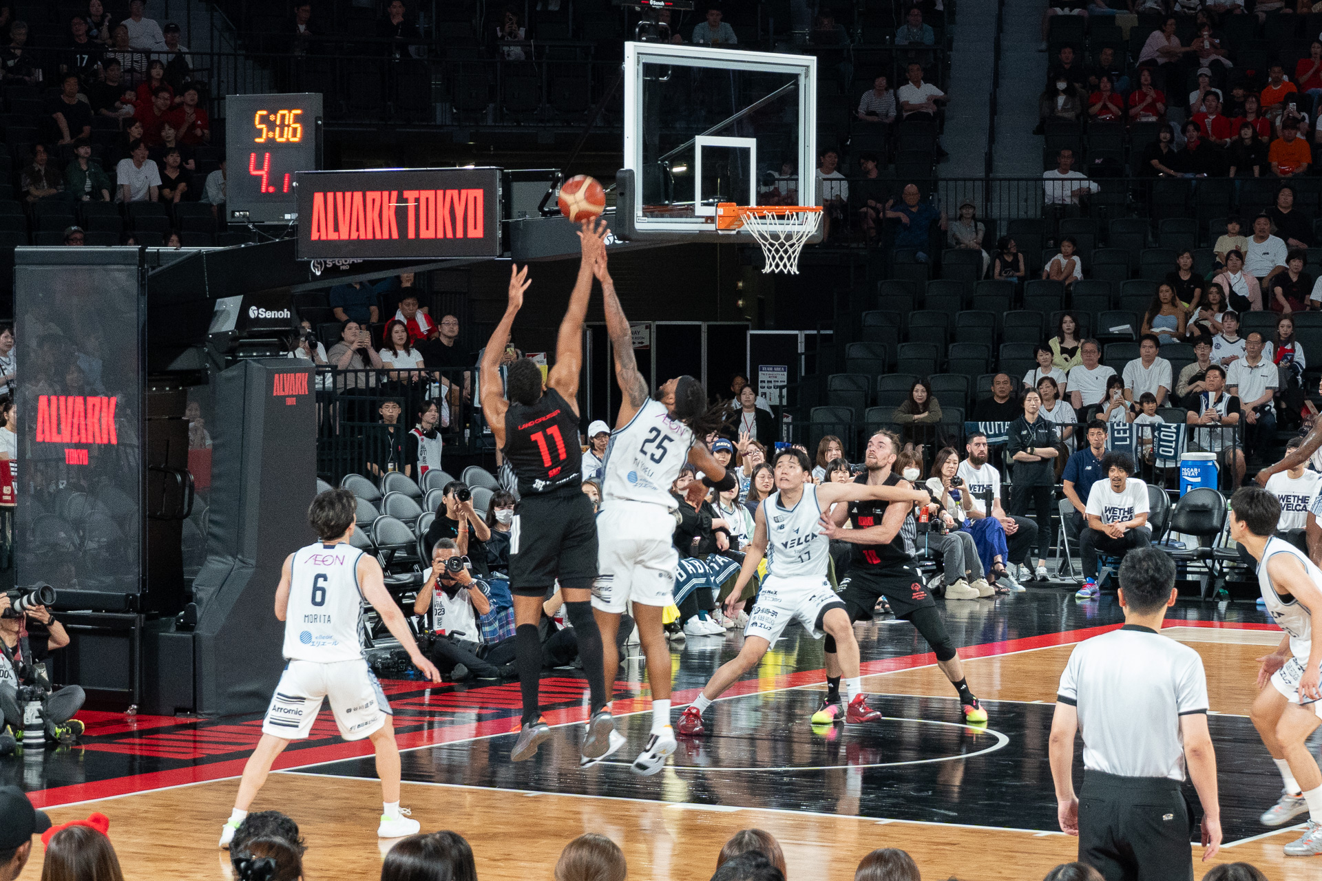 第3クォーターで追い付いたアルバルク東京が第4クォーターで逆転勝利を収める劇的な展開に