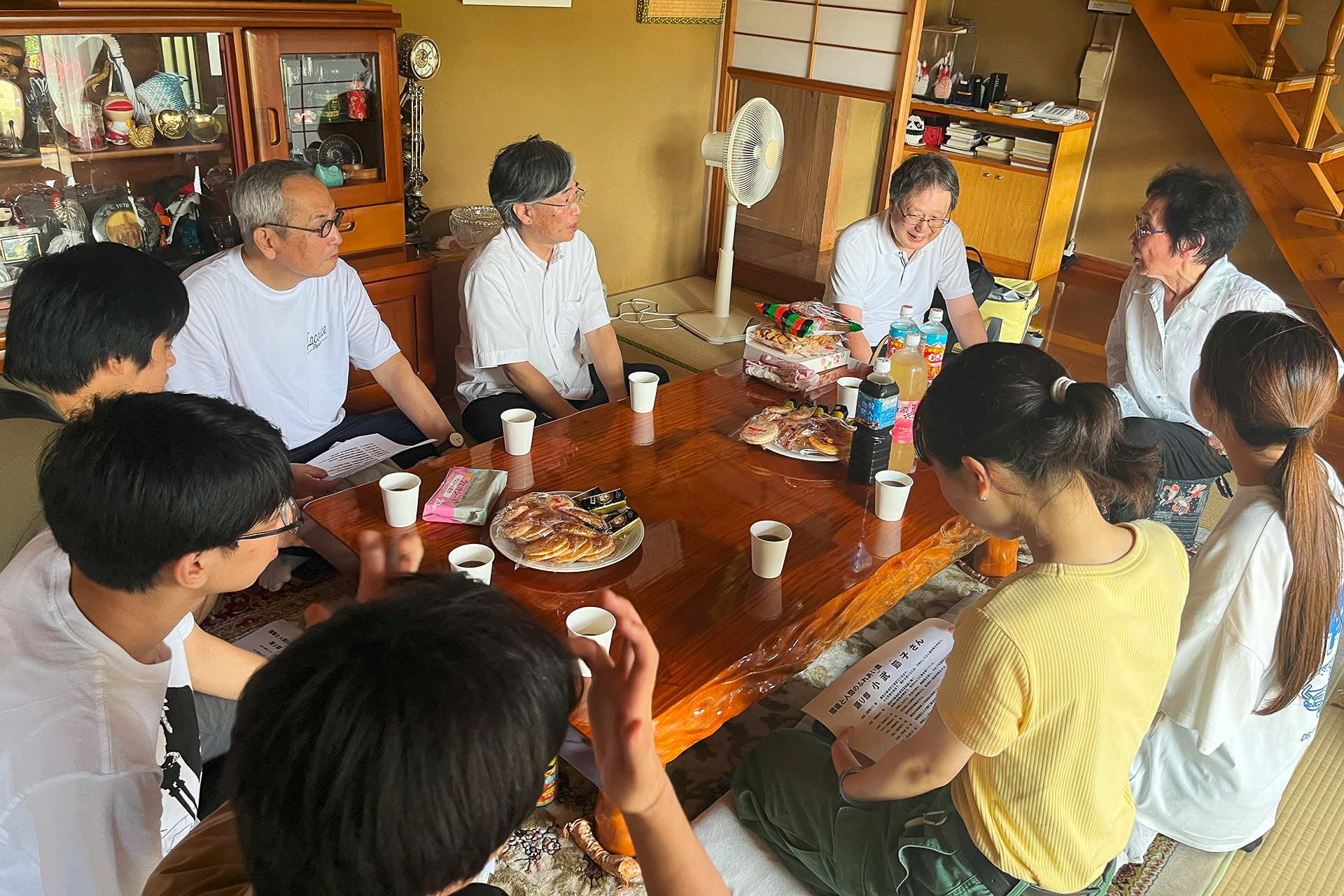 90歳になる新潟水俣病被害者のおばあちゃんの話を聞いた子供たち。あまりにリアルで生きた言葉に質問することができなかったそうだ