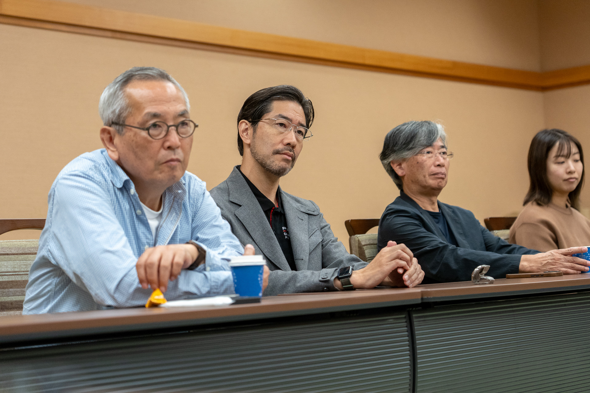 ポルシェジャパンの黒岩さんや土井先生も子供たちの発表に耳を傾ける