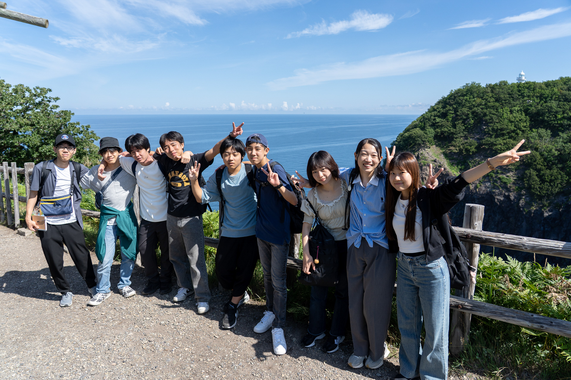 知床自然センターから遊歩道を20分ほど歩いたフレペの滝展望台にて