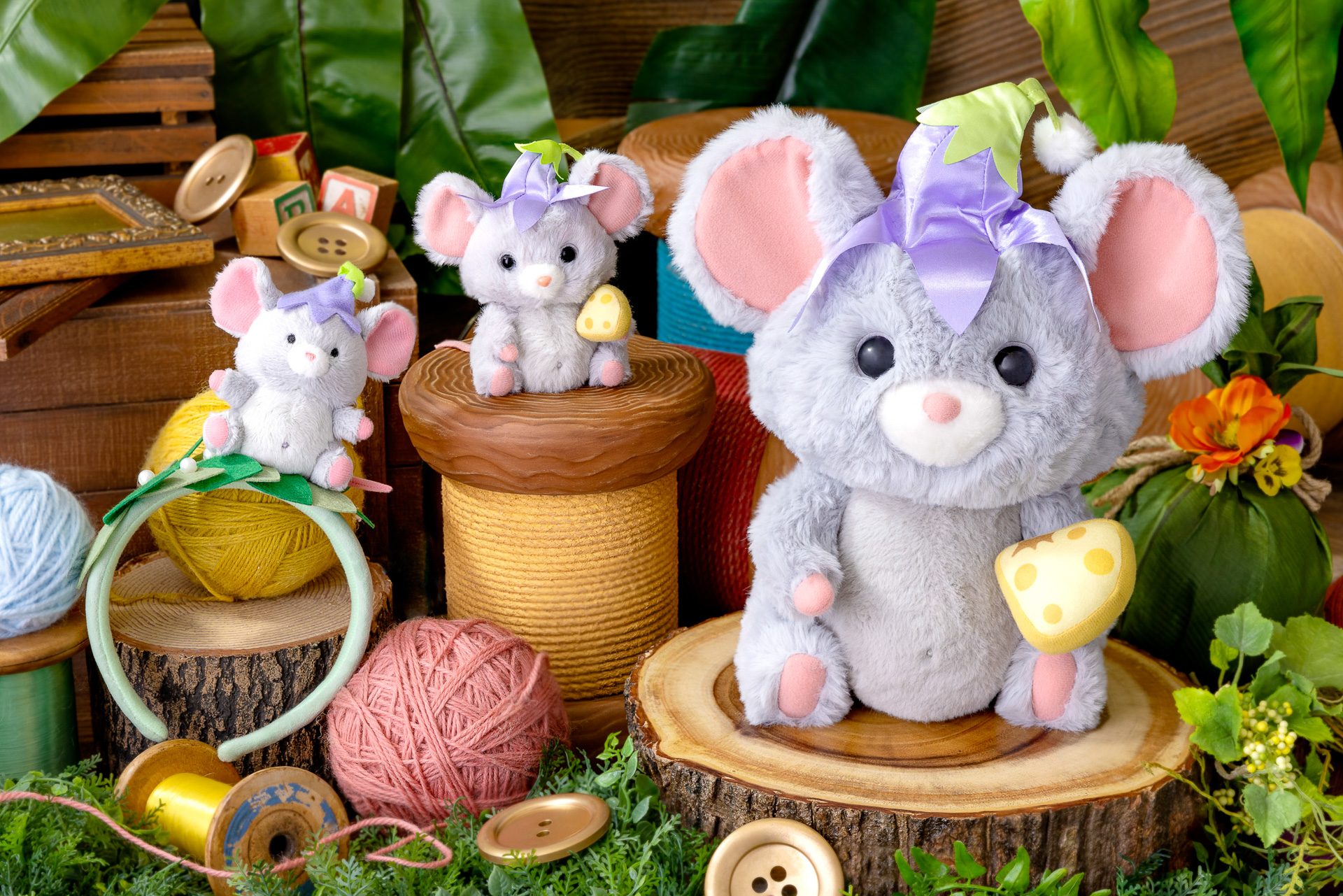 ファンタジースプリングスのアトラクションをモチーフにした新作グッズが発売