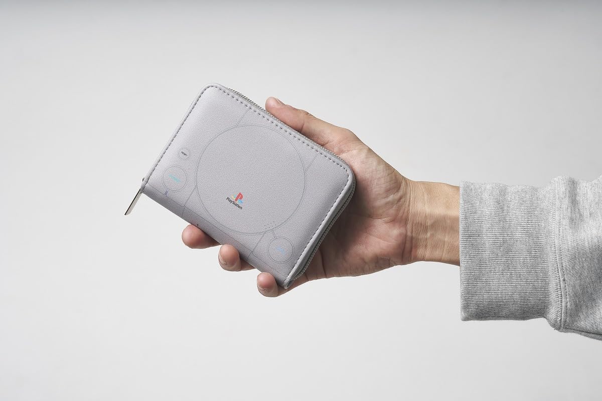 財布に搭載したじゃばら式ポケット。ガバッと開いてカードを見つけやすく取り出しもスムーズ