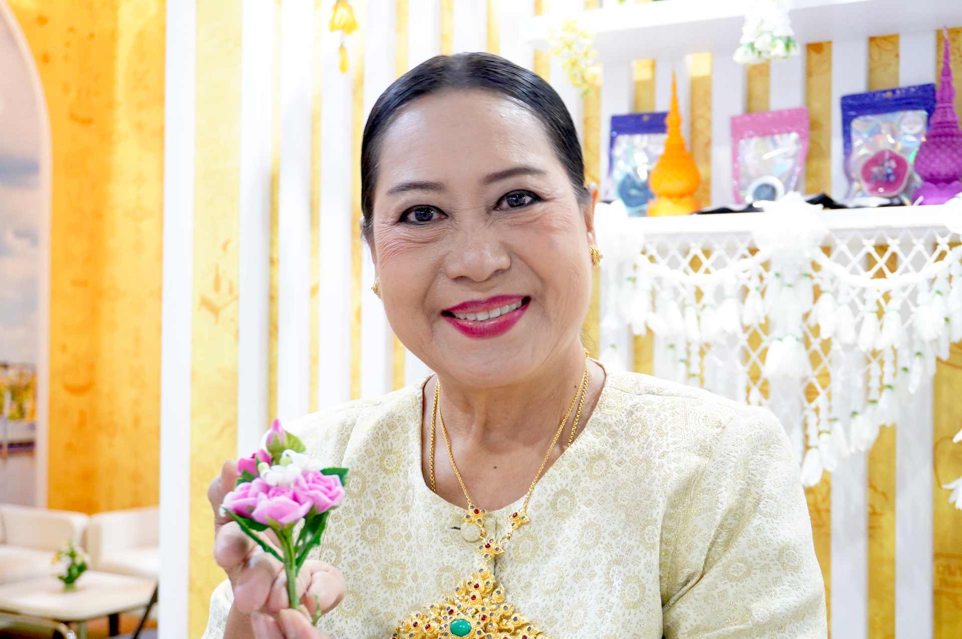 タイから来日した先生がレクチャーしてくれる