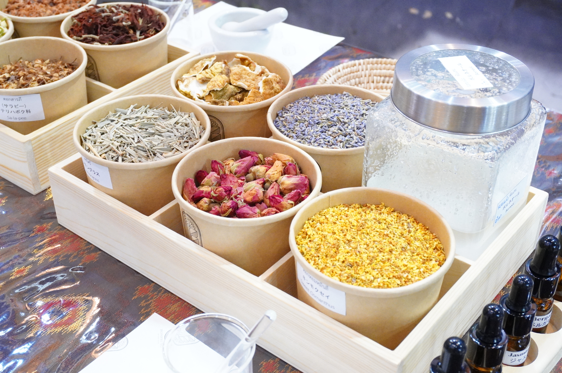 芳醇な香りに癒やされる「ヤードム」作り