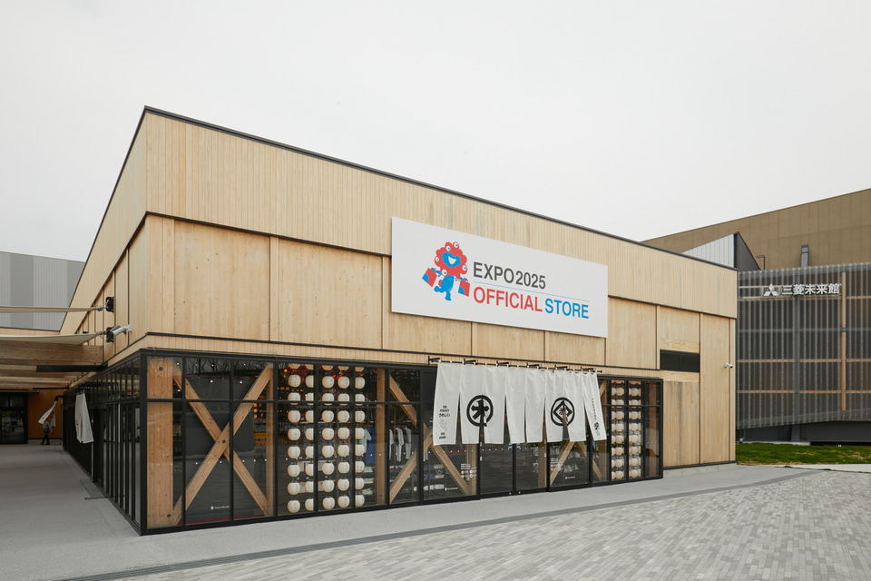 ミャクミャク×英国「ポール・スミス」コラボグッズ。遊び心のある