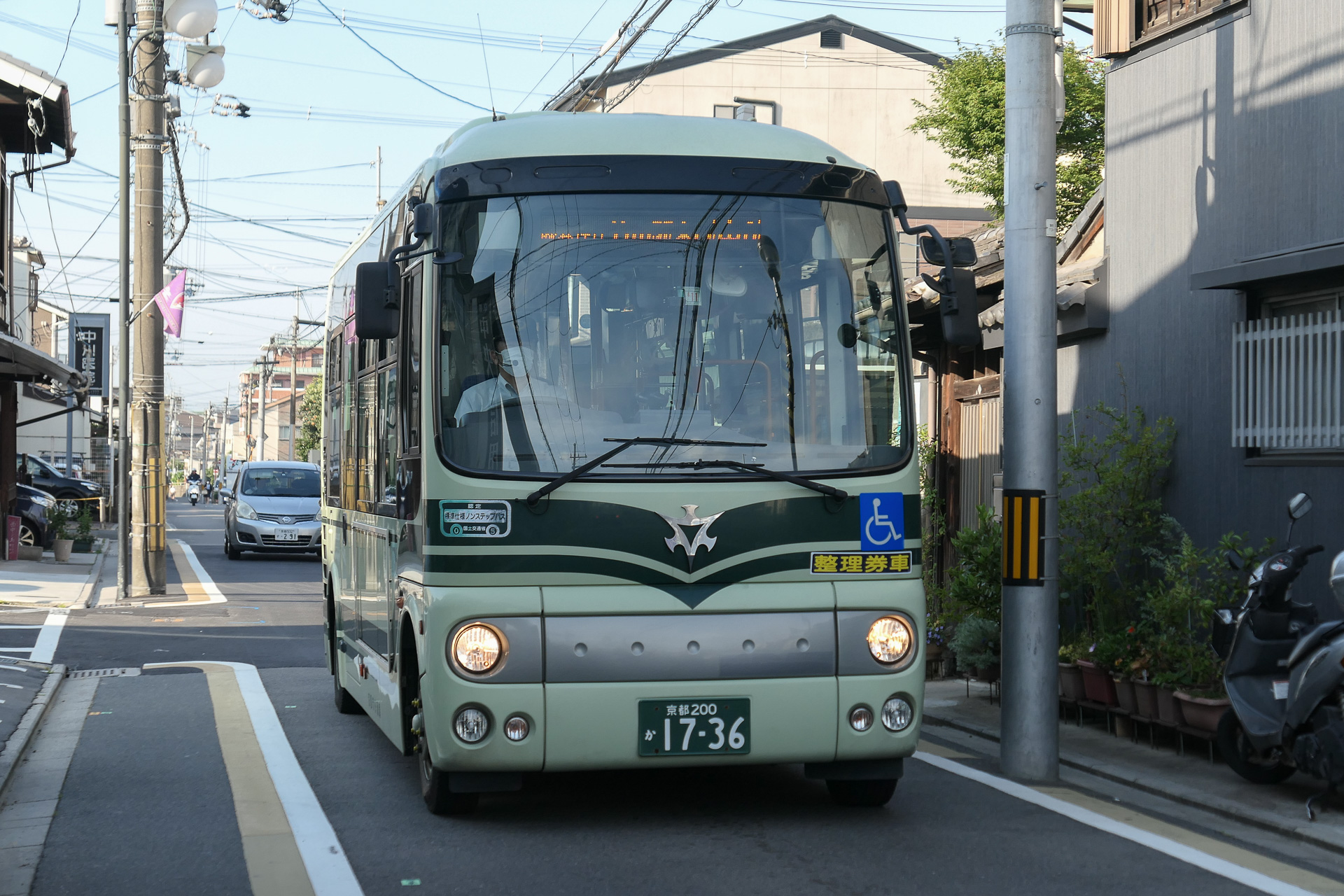 営業係数ワースト5位：南8系統。ずっと狭隘なバス通りを駆け抜ける