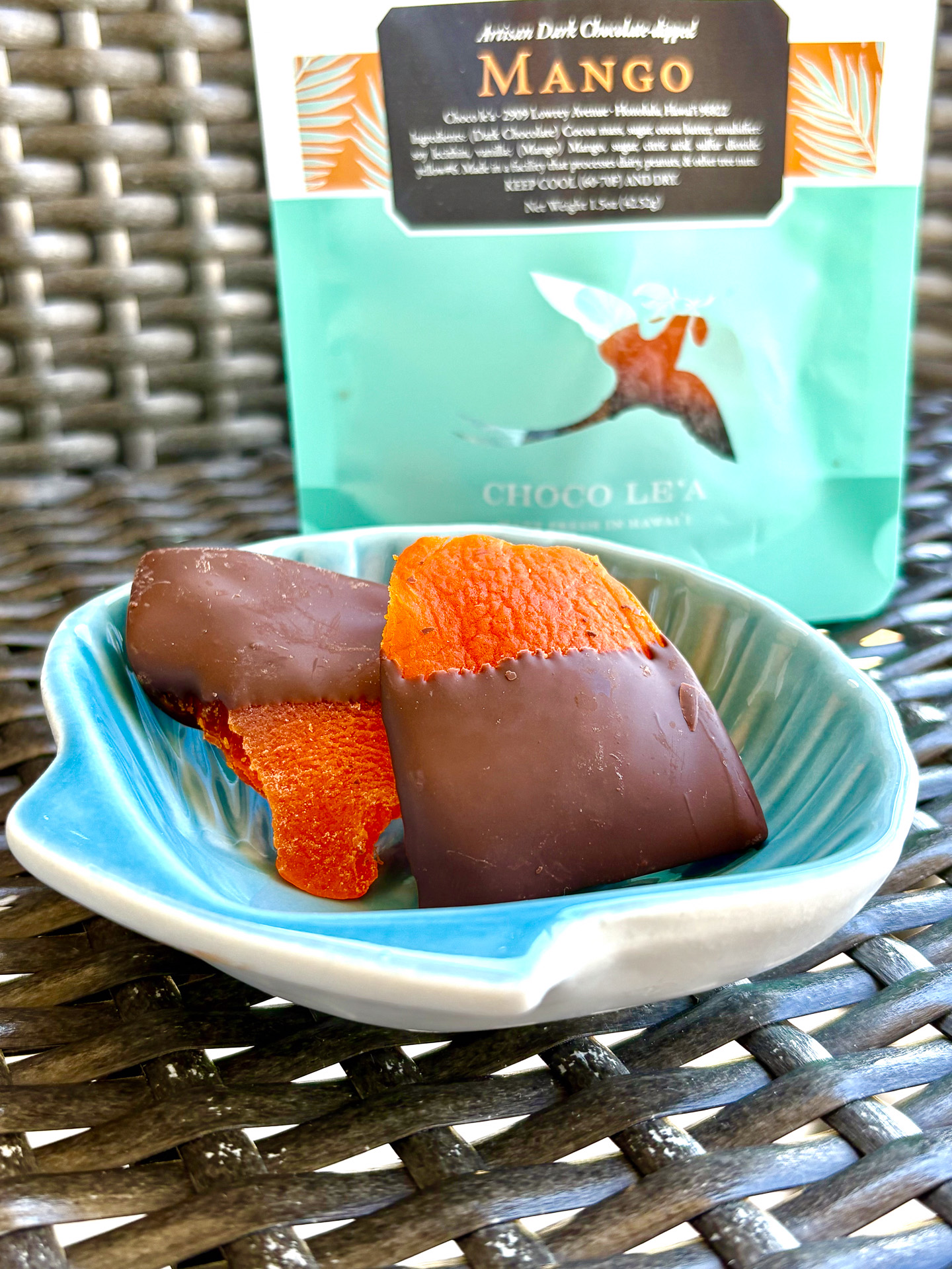 南国フルーツとダークチョコの相性が完璧のディップドマンゴー（6.49ドル）