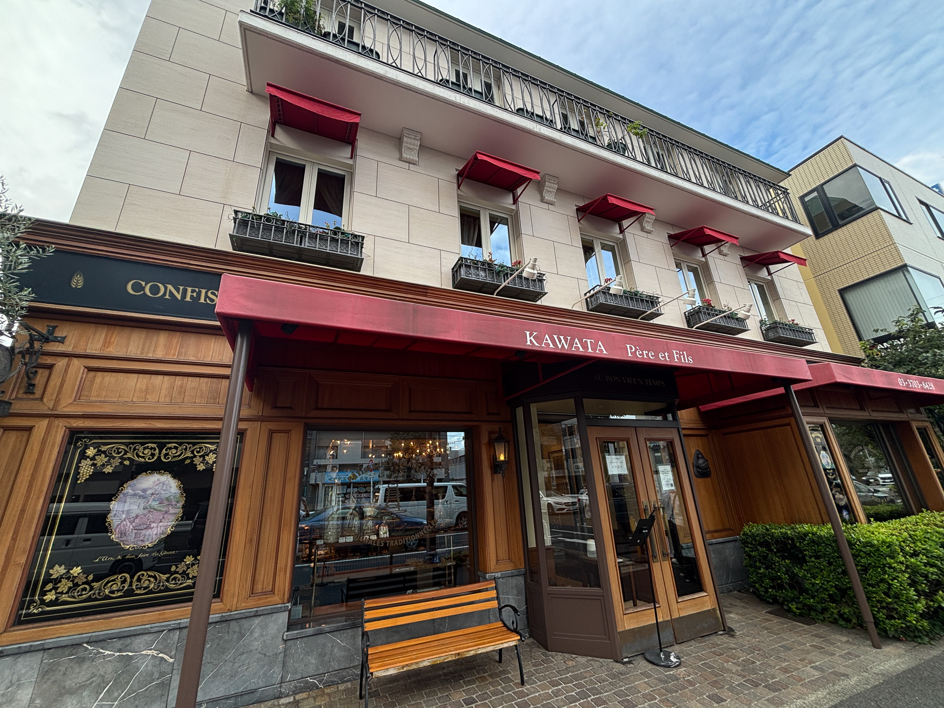 AU BON VIEUX TEMPS（オー・ボン・ヴュー・タン）入口