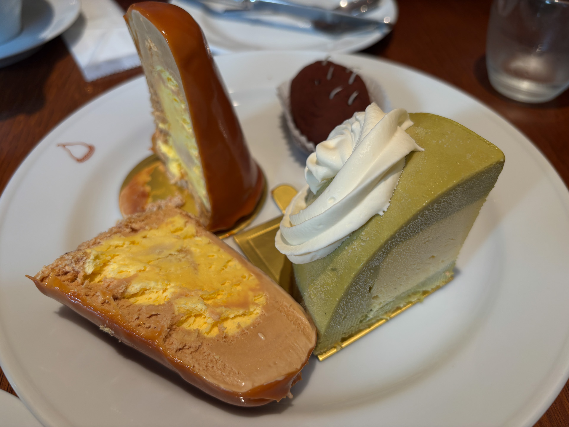 ボンブ・オー・ボン・ヴュー・タンを割ったところ