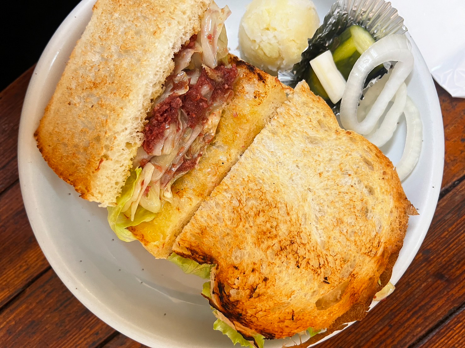 コンビーフ・キャベツサンドイッチ