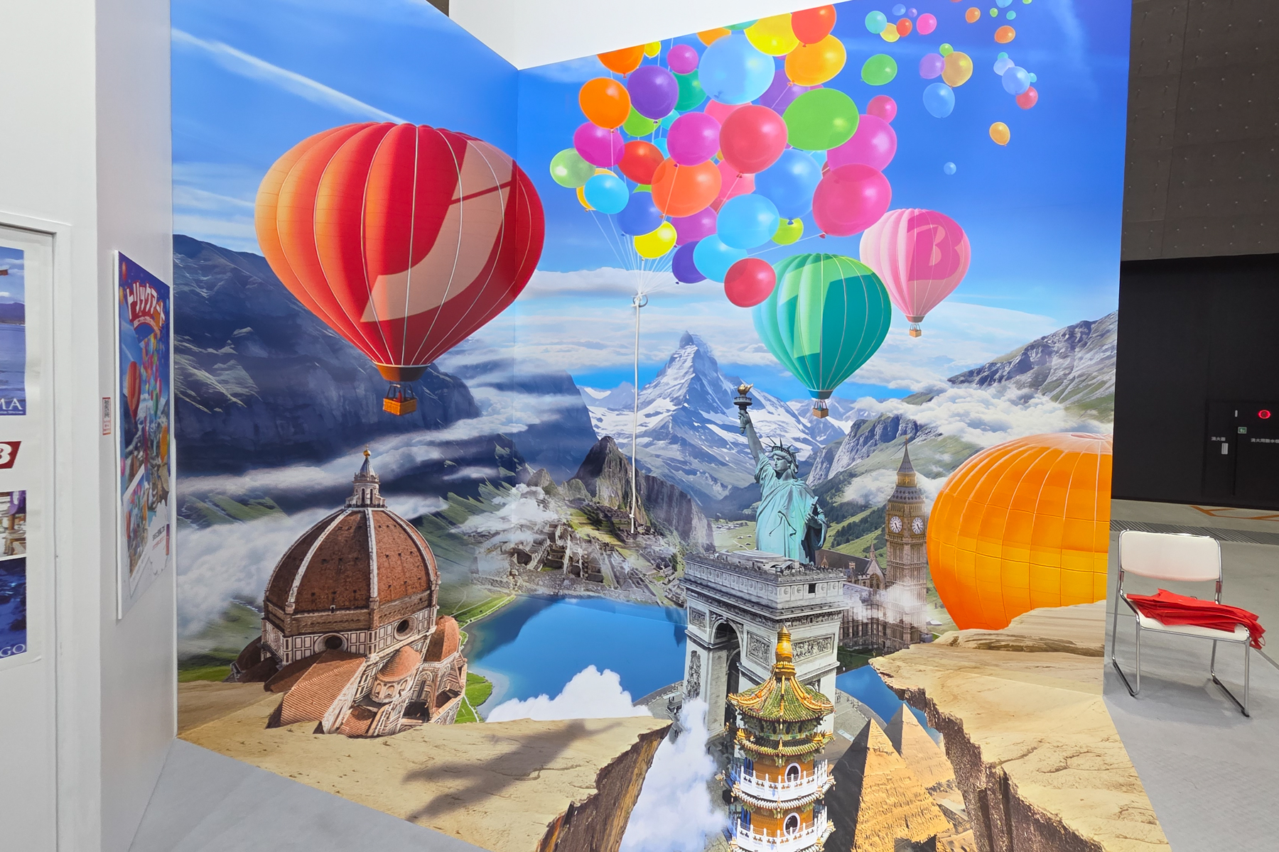 風船に乗って世界遺産をめぐるフォトスポットも