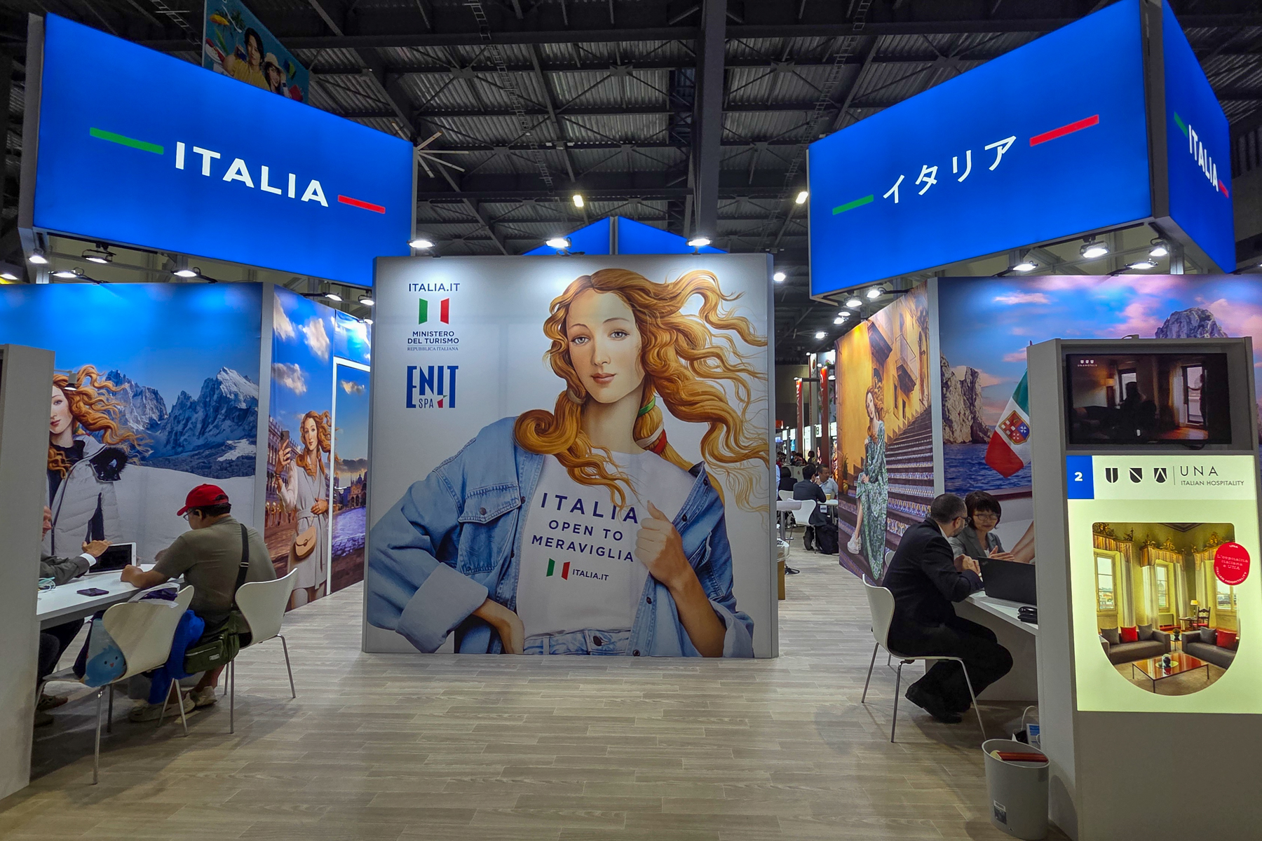 イタリアのブースはキービジュアルの『ヴィーナスの誕生』を打ち出した