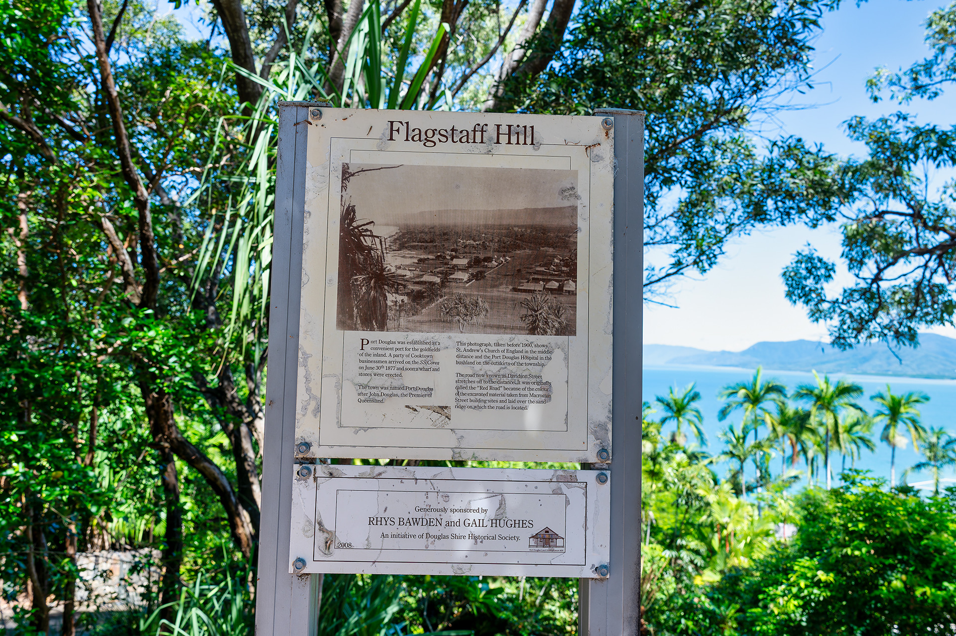フォーマイルビーチの美しい景色の望むことができる Flagstaff Hill からの眺め