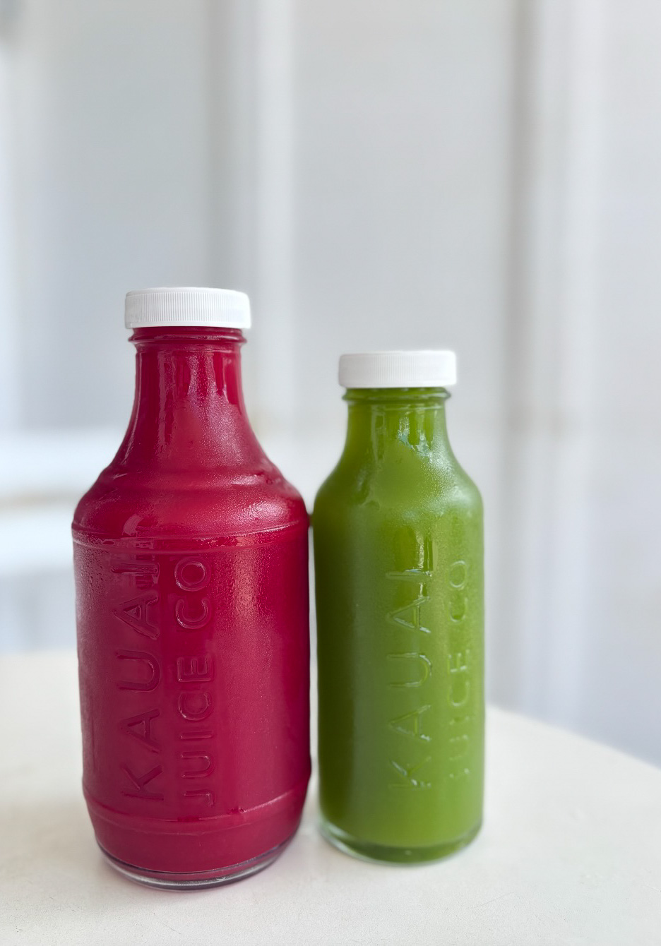 ハワイ産ビーツ、人参、パイナップル、ブルーベリーなどのブレンドと、ケール、キュウリ、パセリ、リンゴなどが入ったコールドプレス（小8.50ドル、大12ドル）