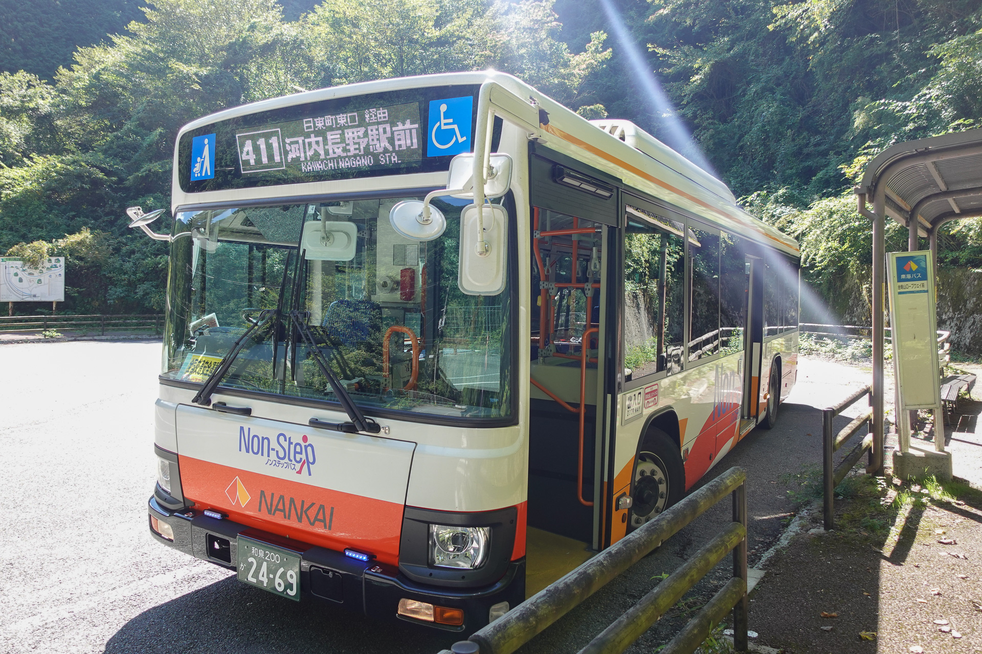 南海バスの車両。天野山線とは別路線
