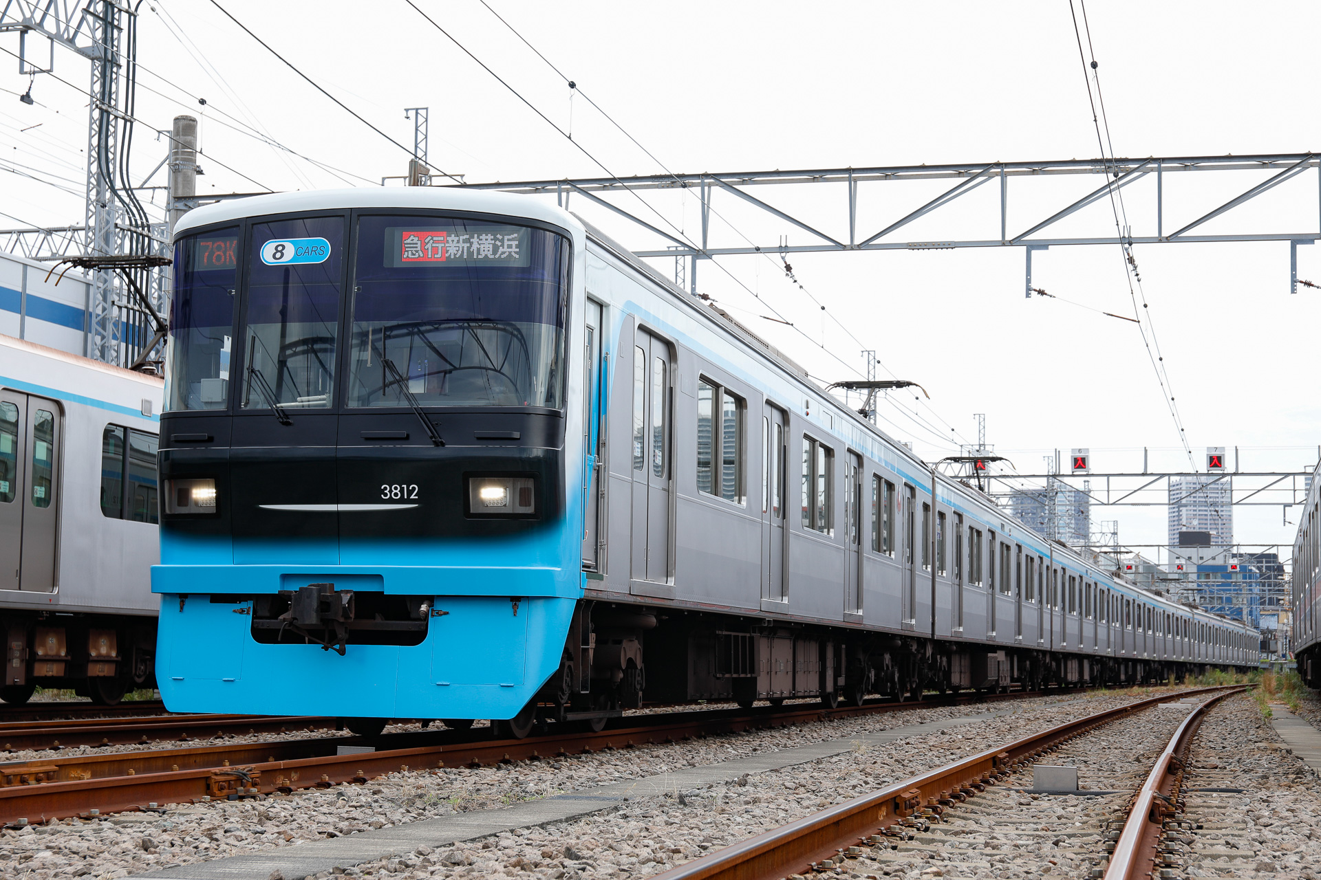 最初にリニューアルの対象になったのは3112編成。つまり12編成目にあたる。検査のタイミングなどの事情があり、必ずしも第1編成から順に施工するとは限らない