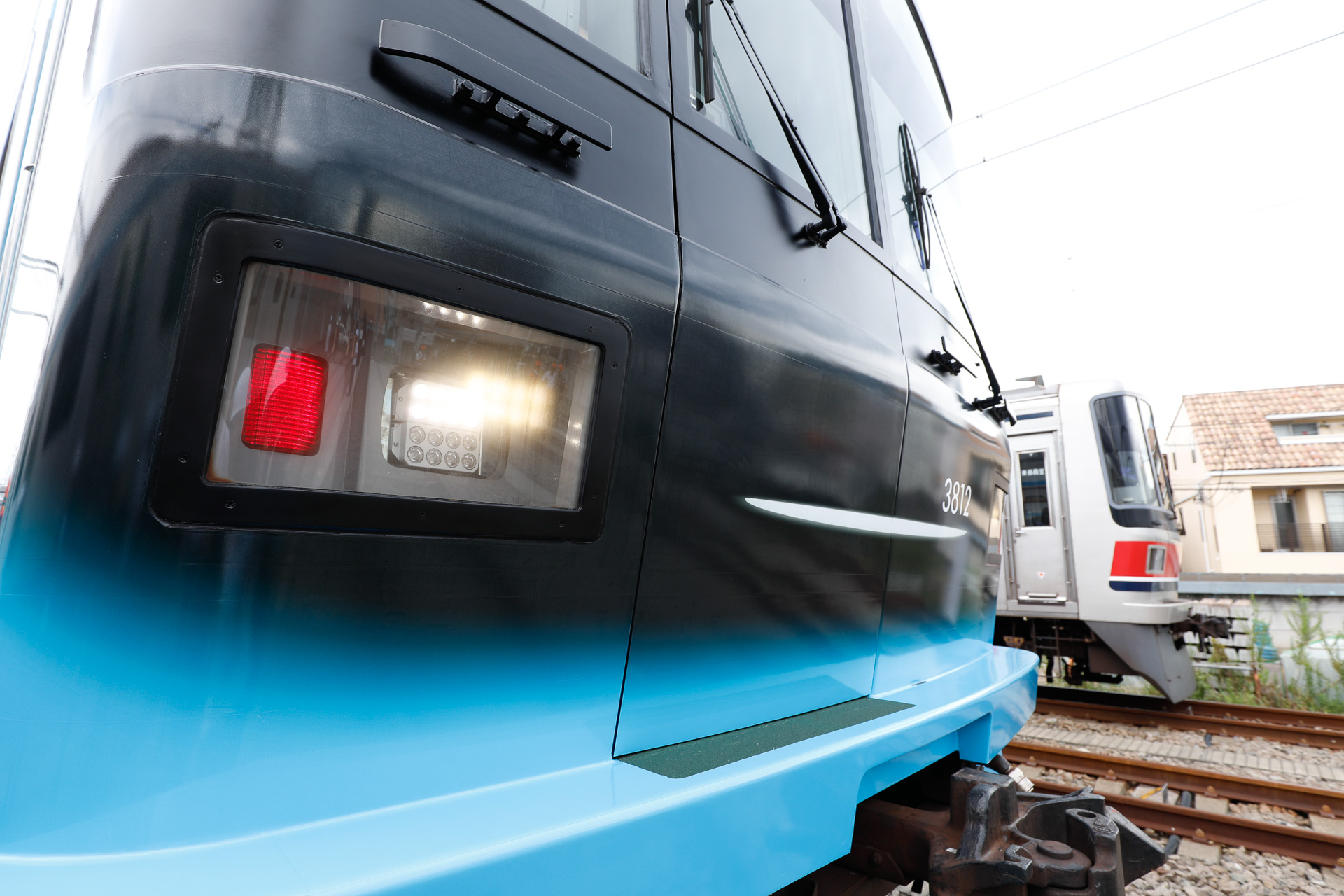 東急3000系の前部標識灯は、すでにLEDに交換済み