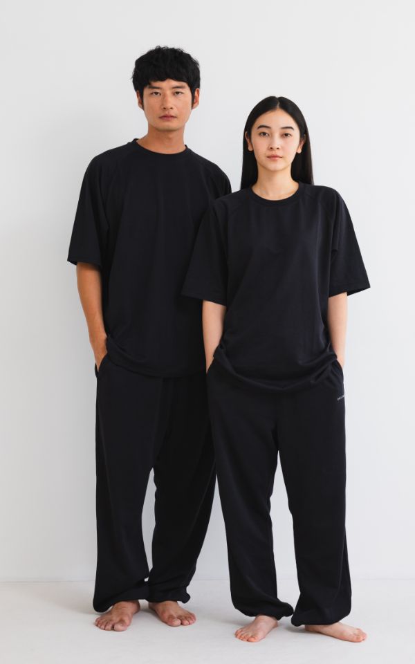 カラーは各2色、サイズは各4サイズ展開