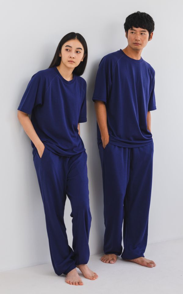 カラーは各2色、サイズは各4サイズ展開