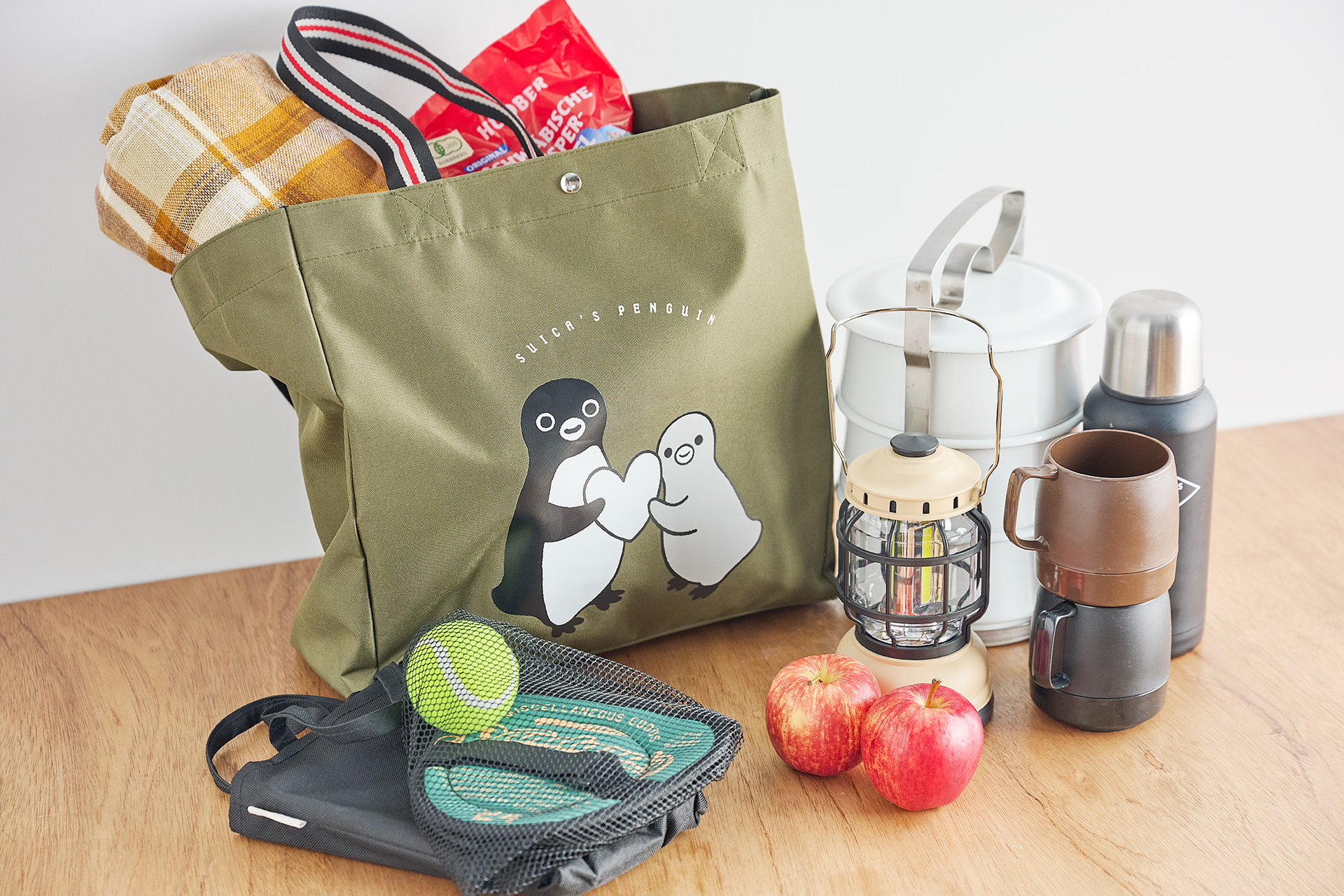 ペーパータオル6ロールが余裕で入る大きめサイズ