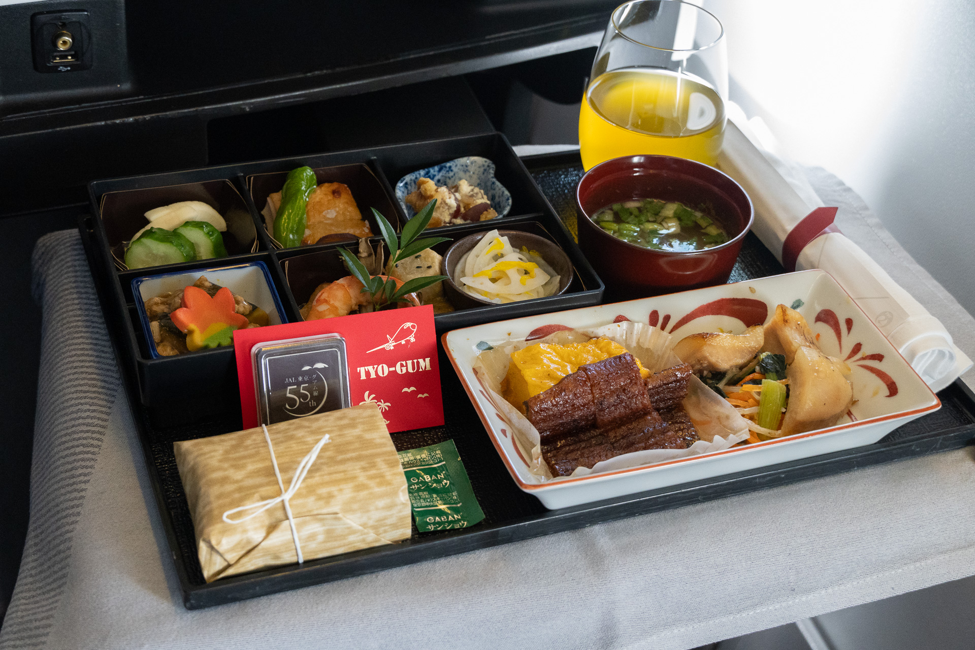 和食のメインは「うなぎ蒲焼 山椒添え、とんとろ西京焼き」