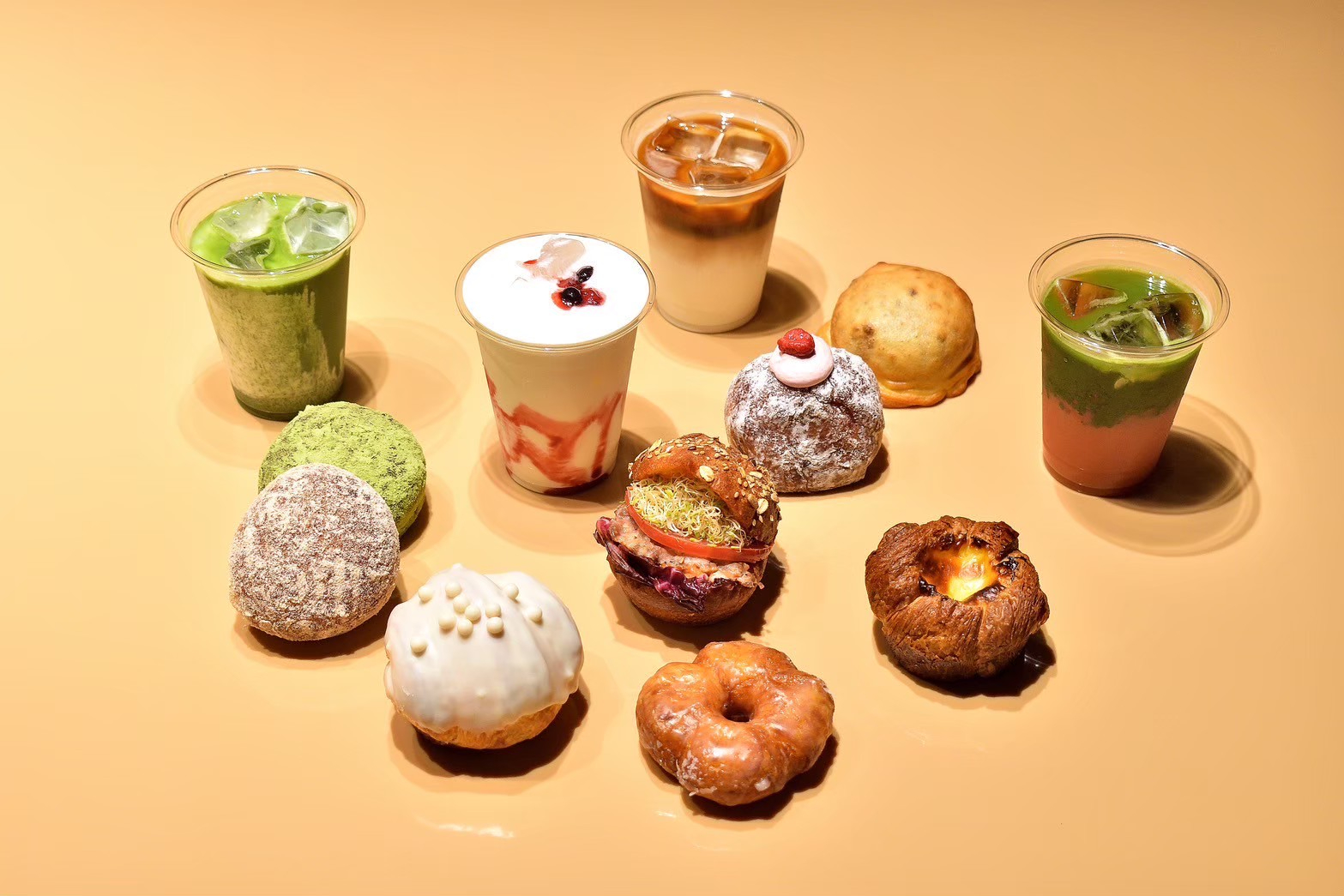 新食感の生ドーナツ専門店「I'm donut？」。開業に合わせて開発した横浜臨港パーク店限定商品など約30種類のドーナツを販売