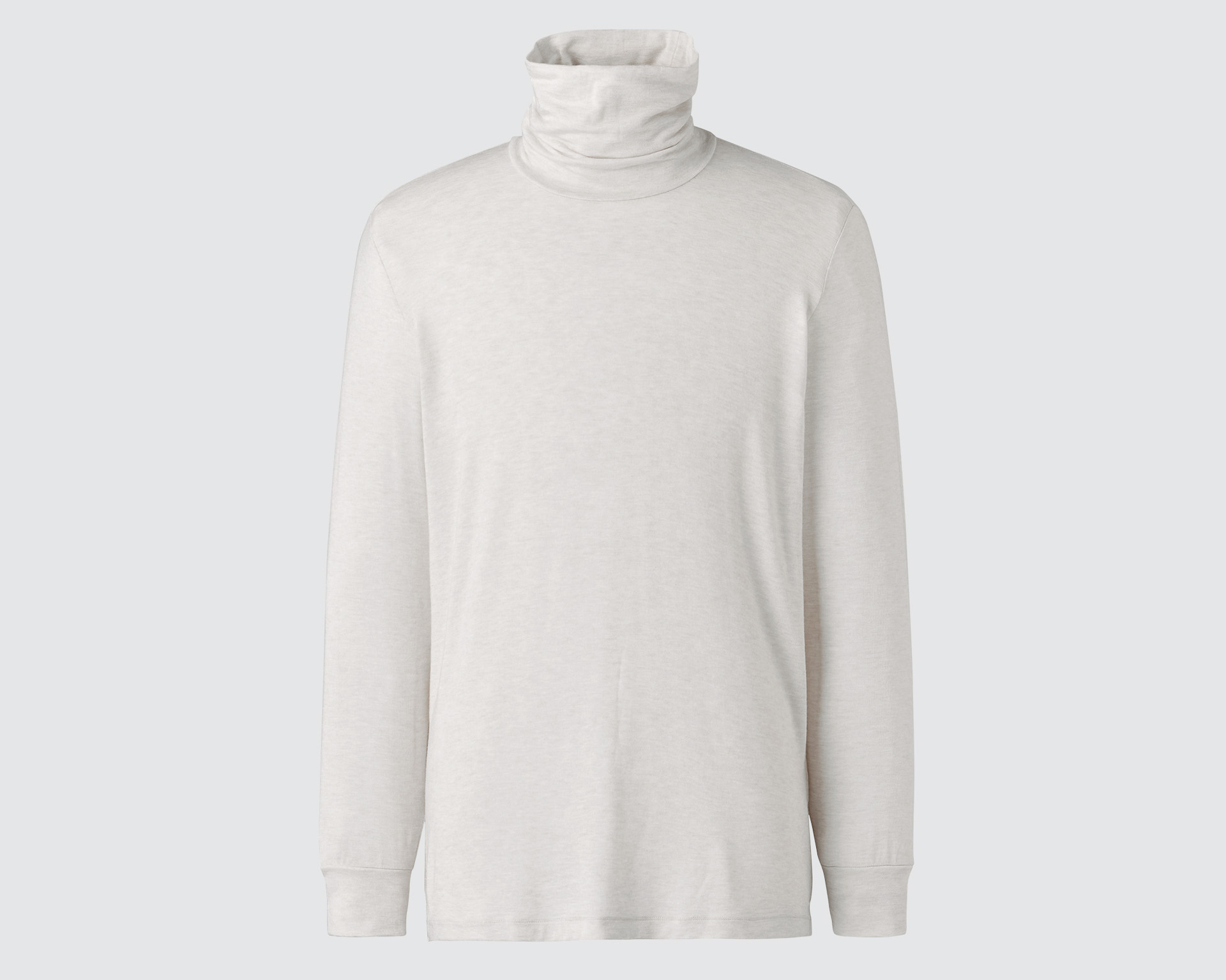 極暖ヒートテックカシミヤ タートルネック（2290円）。カラーはグレイ、ブラック、ナチュラル、ダークパープル