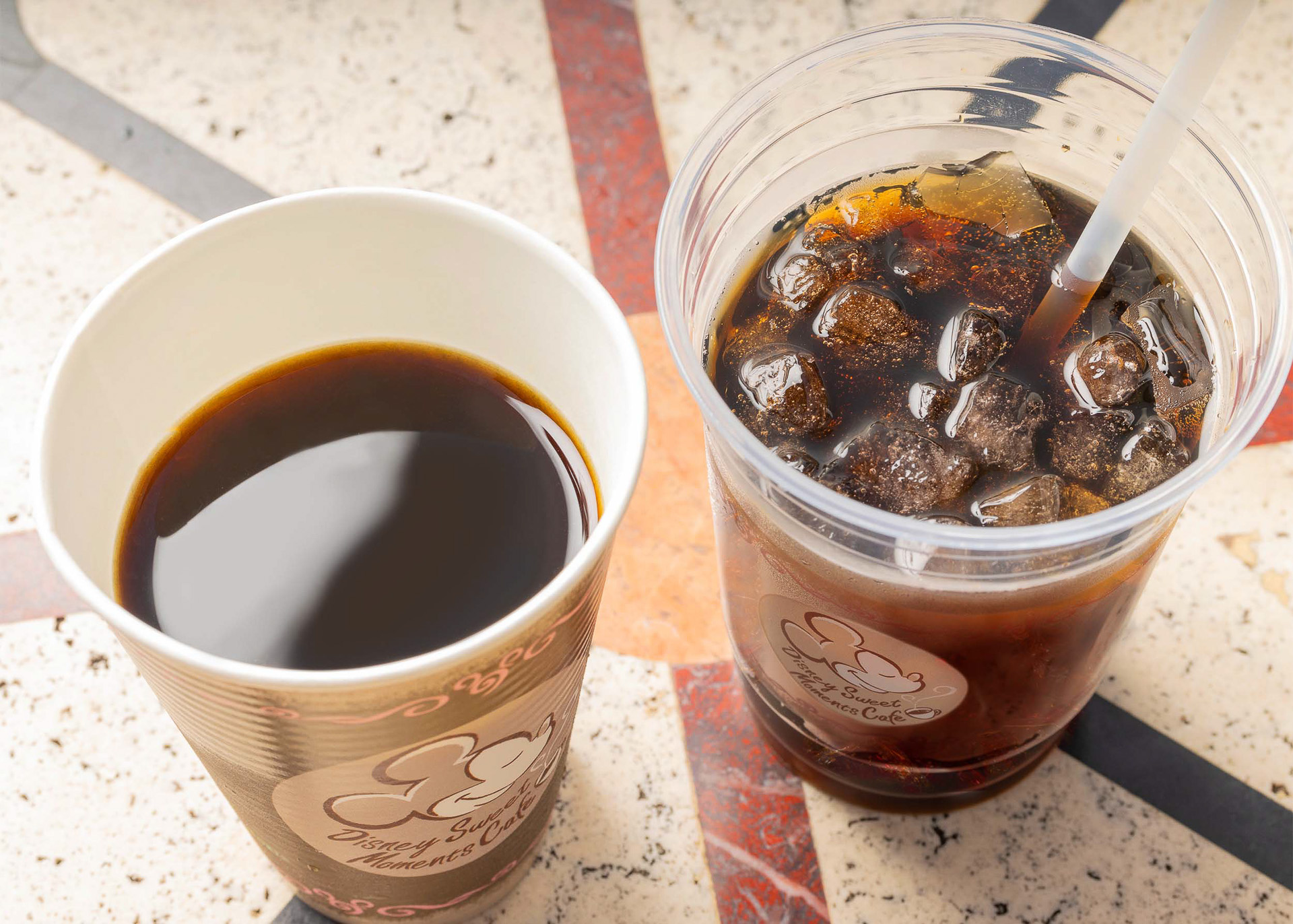 「ゴンドリエ・スナック」の「コーヒ／アイスコーヒー」（各550円）