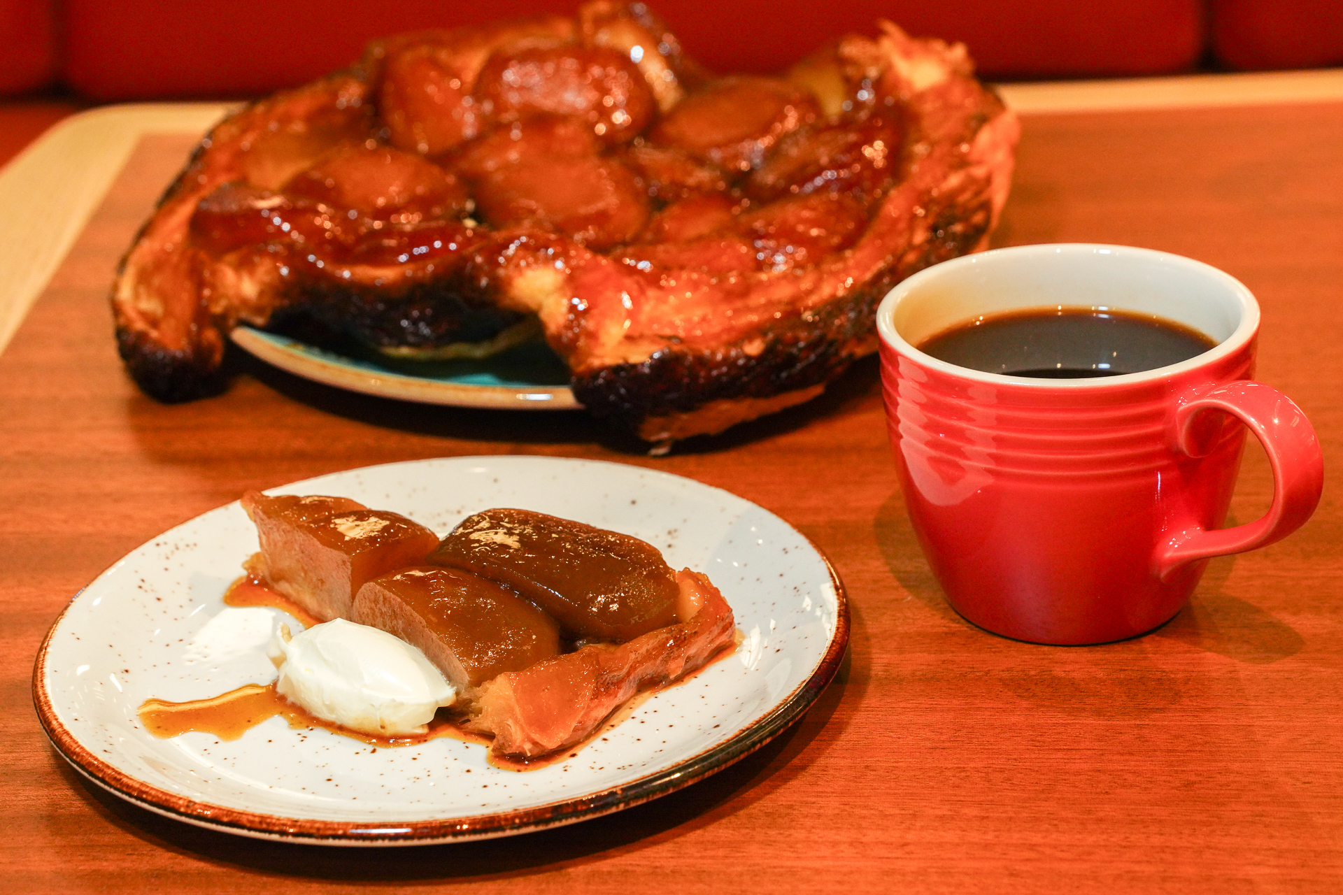 「タルトタタン」とコーヒー