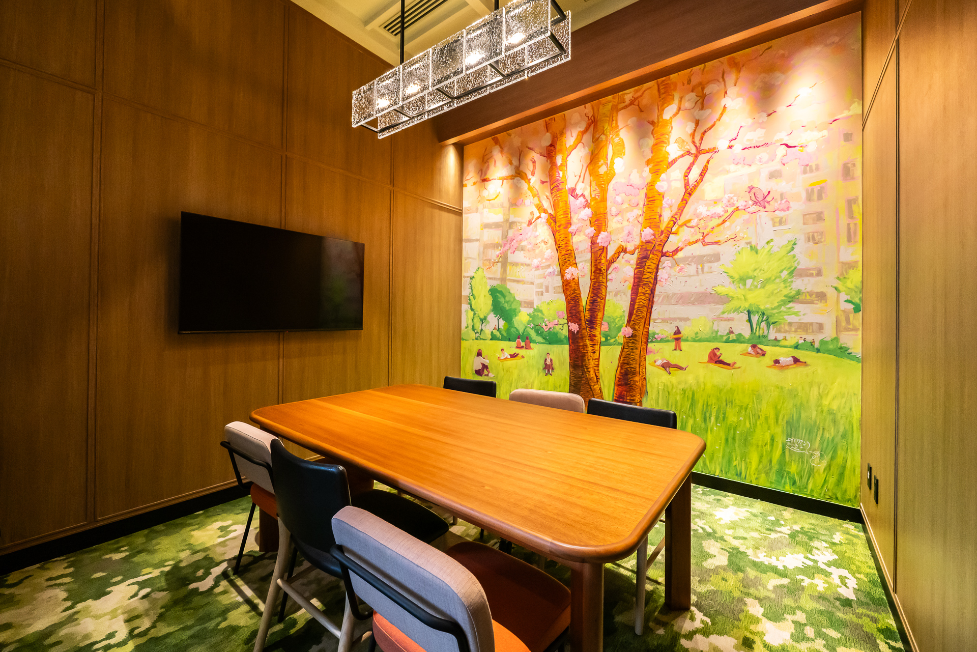 「ギャザリングスペース」は軽く仕切られ、ミーティングができそう