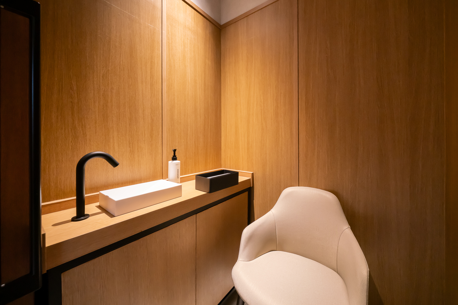 授乳室は洗面もあり落ち着いた空間