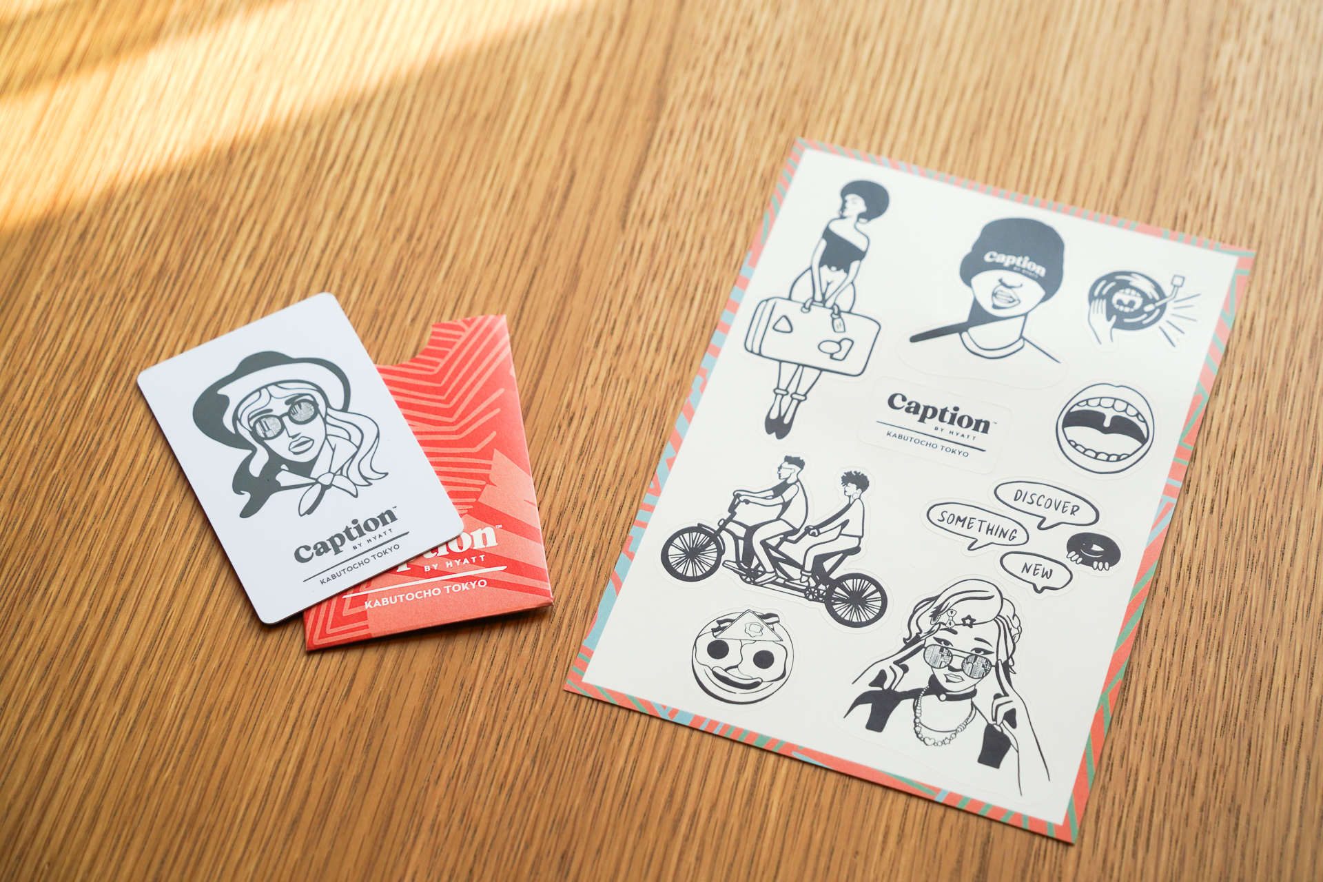 カードキーのデザイン。オープン記念にステッカーをいただいた。しばらく配布するとのこと