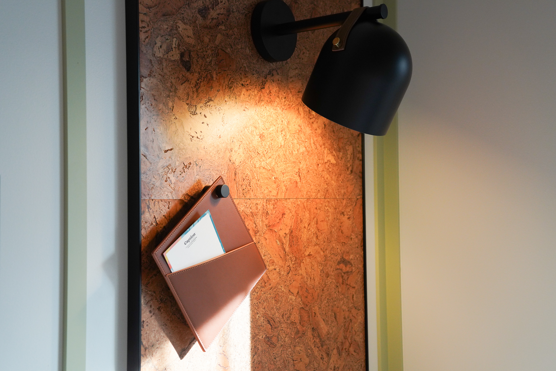 壁にメモ帳が貼られていてオシャレ