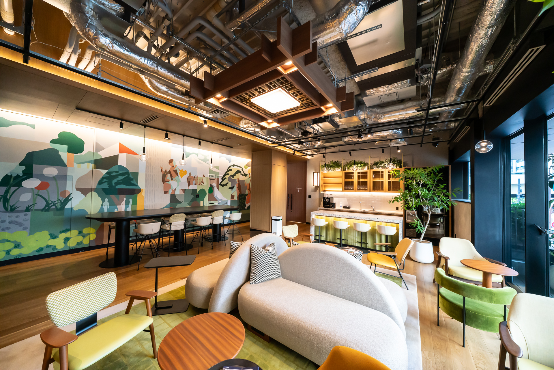 2階の「共有ミーティングスペース（Communal Meeting Space）」