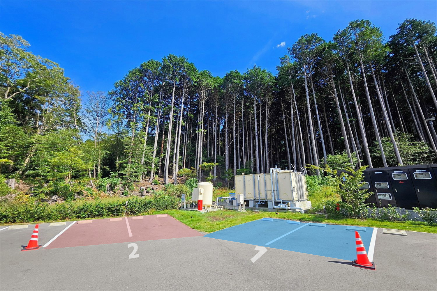 奏の森リゾートの駐車場一角に2区画整備