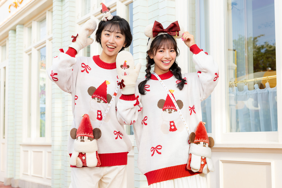 Disney - ディズニー　クリスマス　リルリンリン　セーター　ショルダーバッグ　2点 2025年もディズニー・クリスマスは全身リルリンリンコーデ