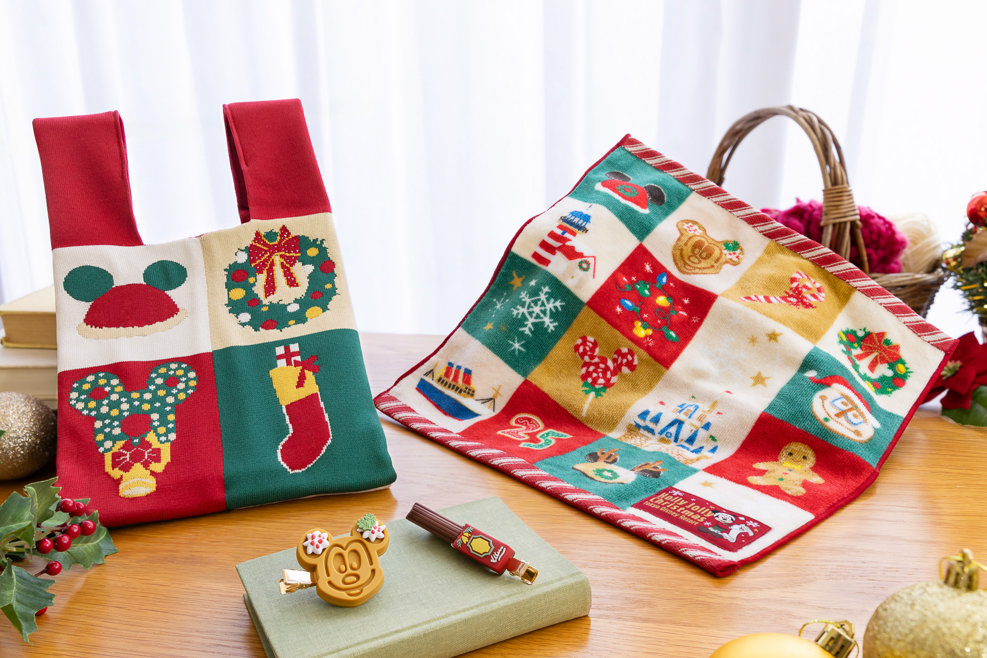 かわいらしいクリスマスグッズも豊富に揃う