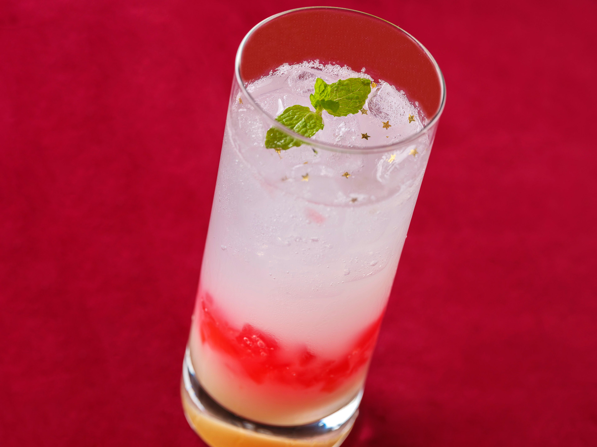 「ブルーバイユー・レストラン」の「スパークリングドリンク（乳酸菌飲料＆アプリコット）」（1200円）