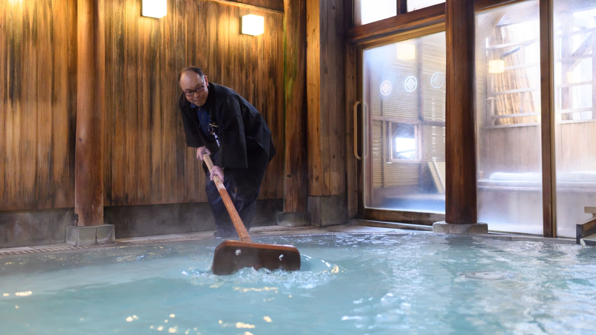 草津最古の源泉「白旗の湯」を引き、湯守が温度管理