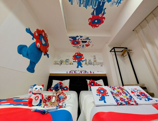 ミャクミャクグッズがたくさんの客室（一部除き持ち帰りは不可）